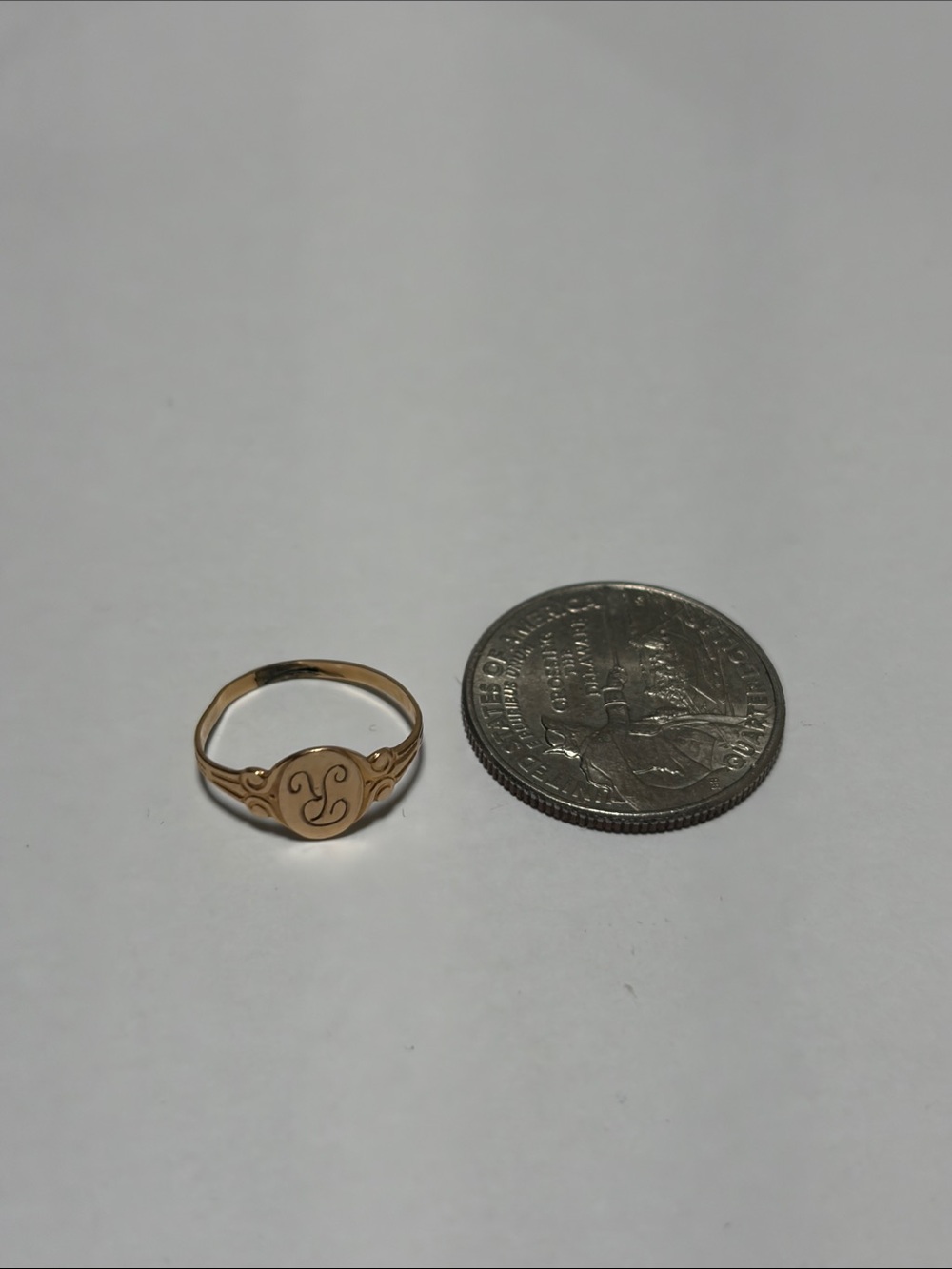 Fine 10K Yellow Gold Small Childrens personalized R Ring size 4 - Picture 7 of 7